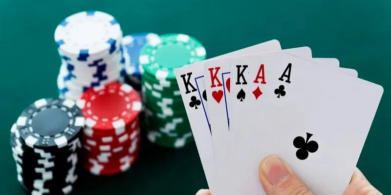 Nghệ thuật Bluff hiệu quả của cách chơi Poker  